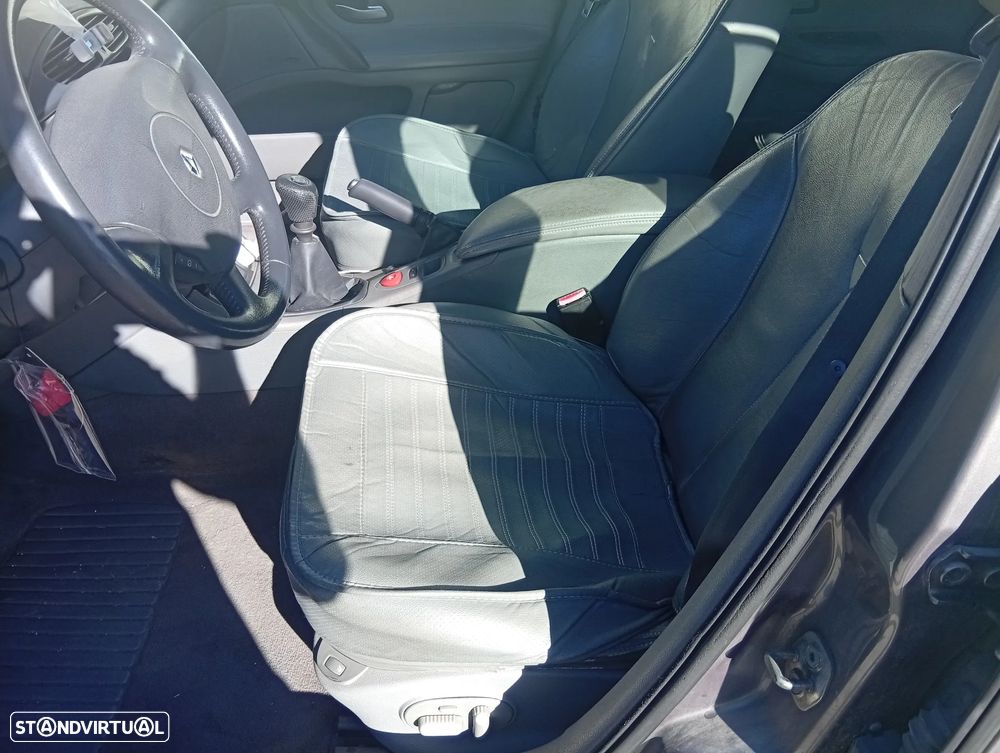 Renault Laguna Break 1.9 dCi Privilège - 11