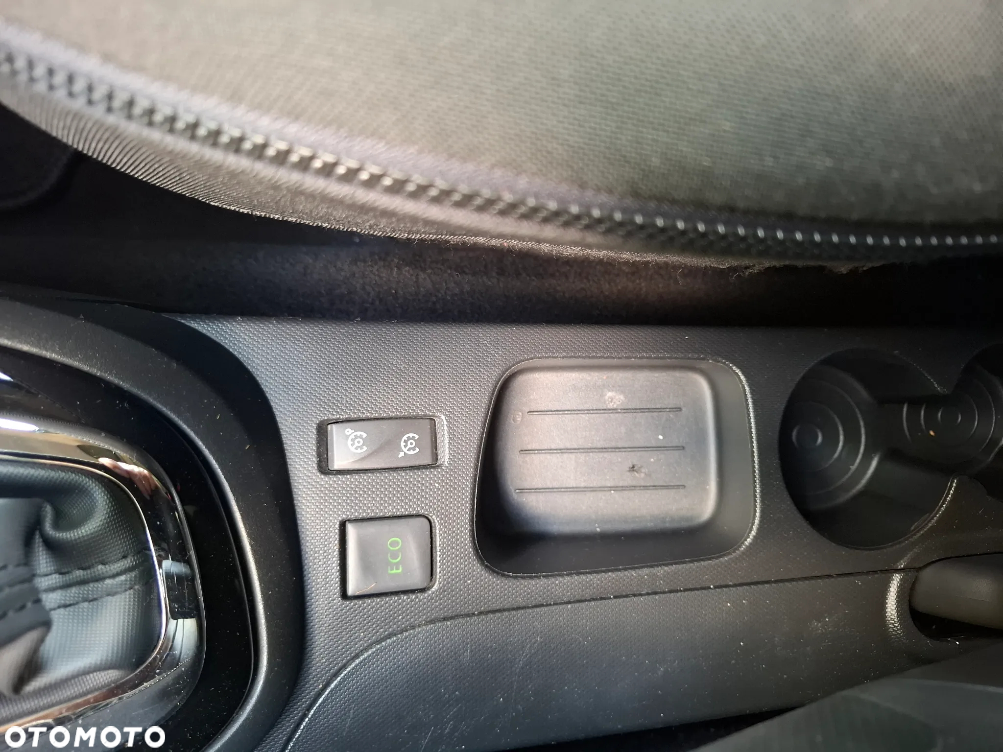Renault Captur - 28