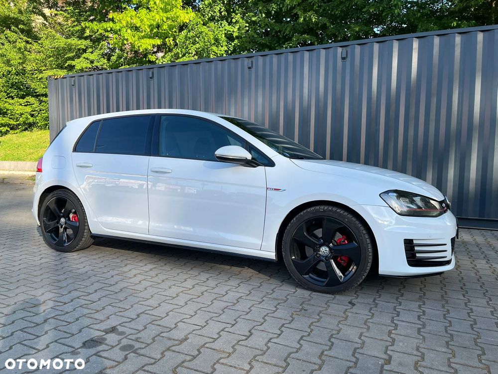Volkswagen Golf GTI (BlueMotion Technology) DSG - 4