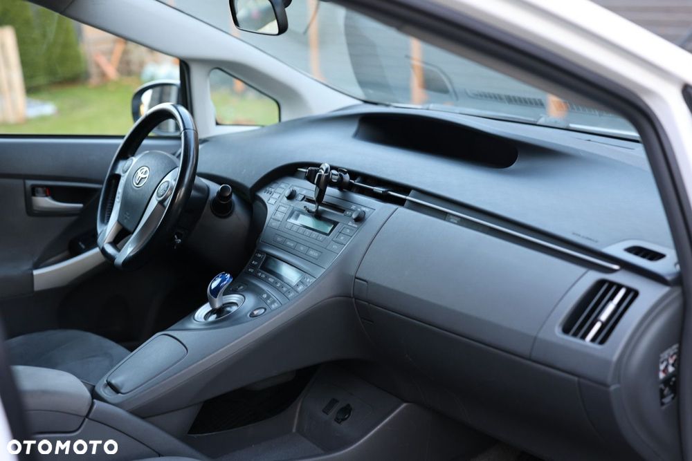 Toyota Prius (Hybrid) Comfort - 10