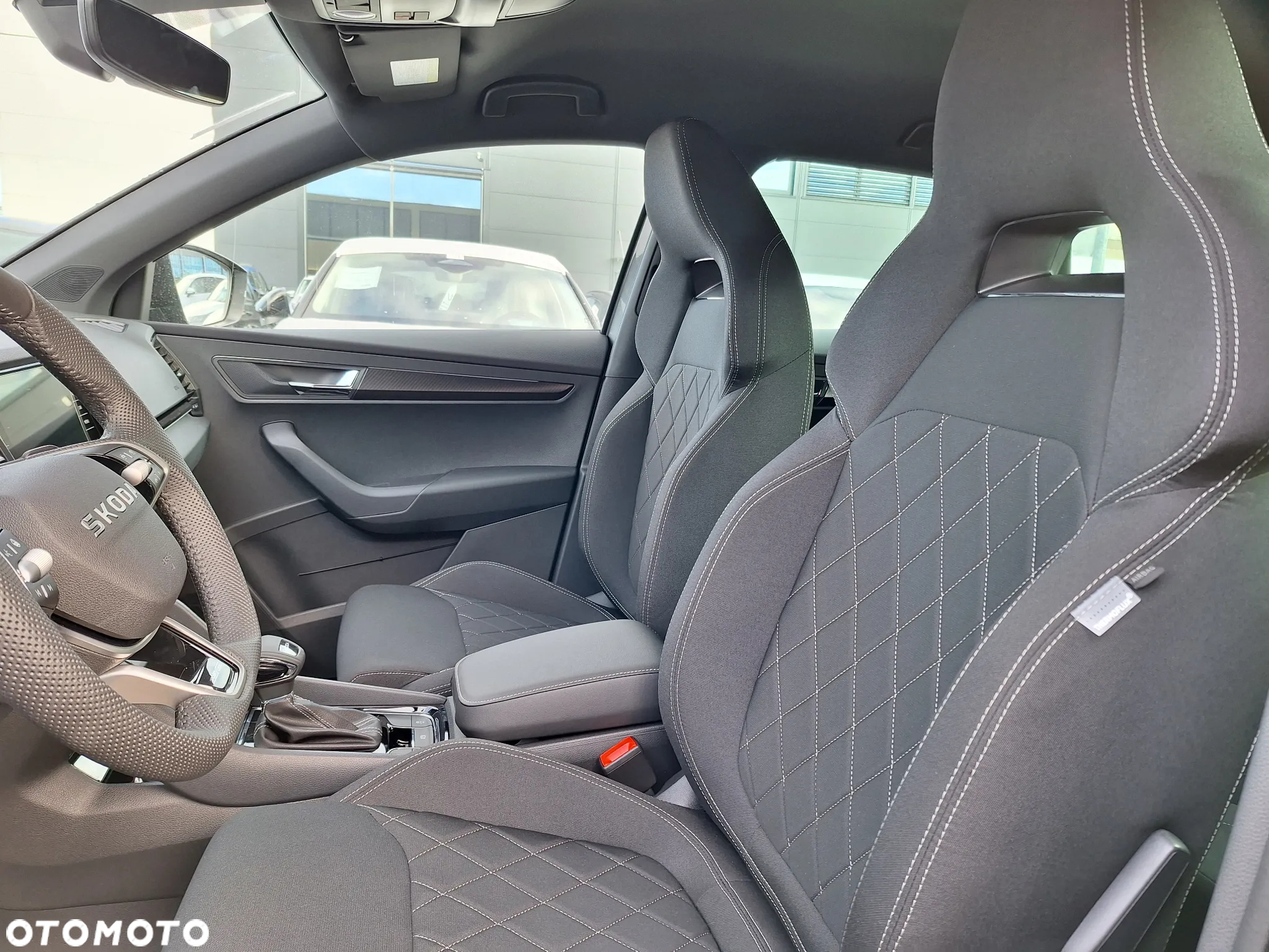 Skoda Karoq 1.5 TSI ACT Sportline DSG - 10