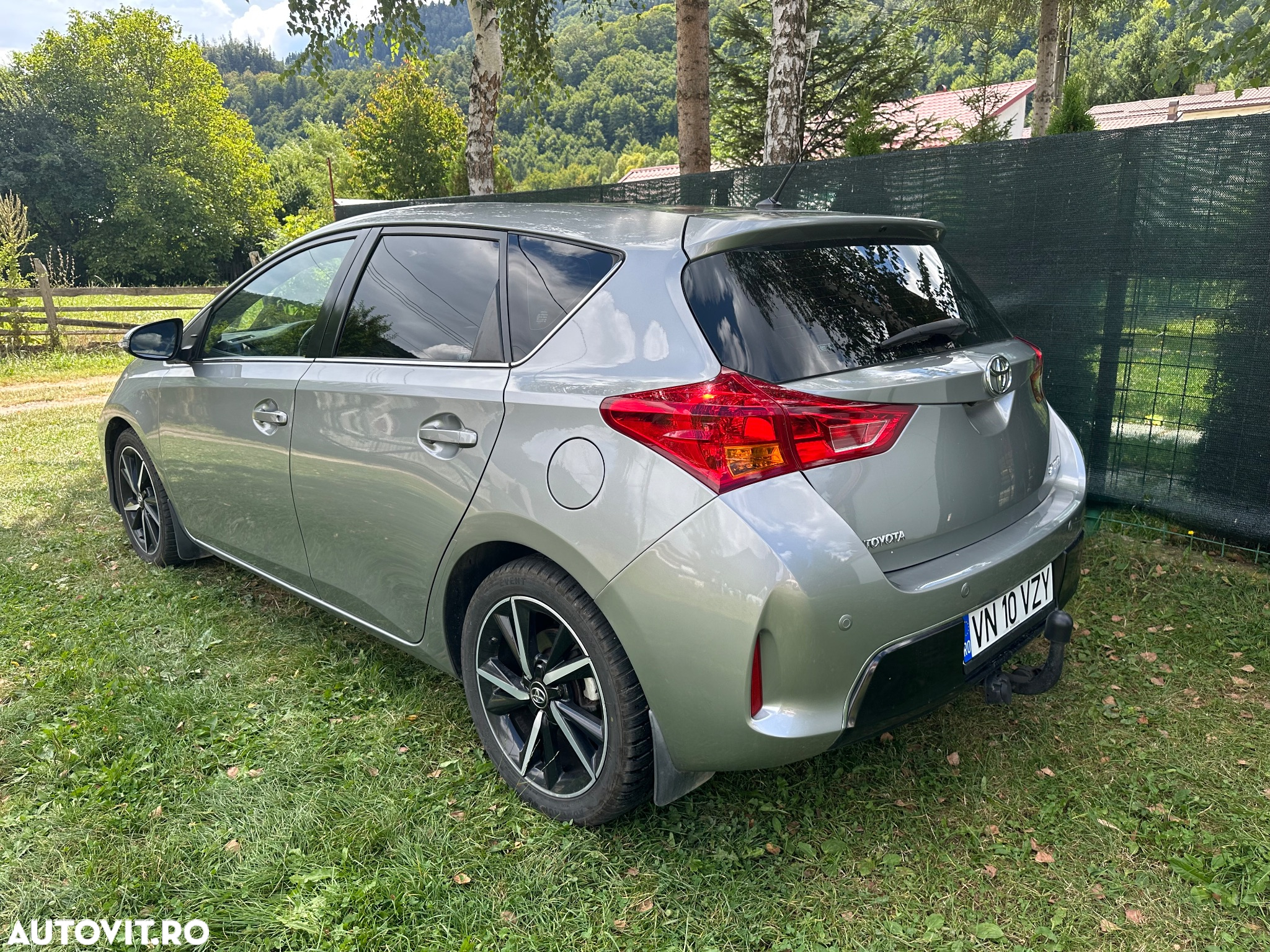 Toyota Auris 2.0 D-4D Edition - 4