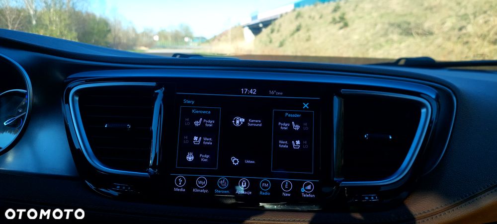 Chrysler Pacifica - 22