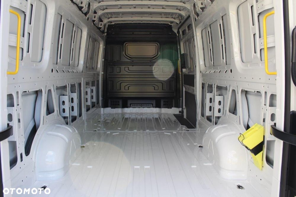 Volkswagen Crafter 2.0 TDI Automat - 12