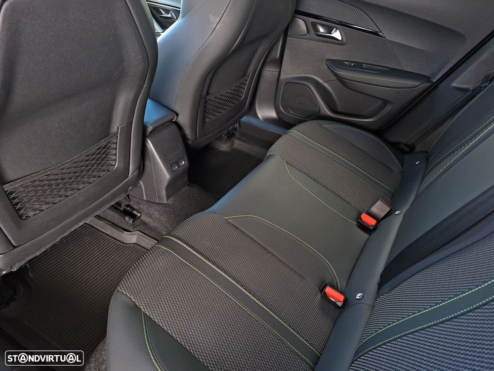Peugeot 2008 1.2 Hybrid GT e-DCS6 - 25