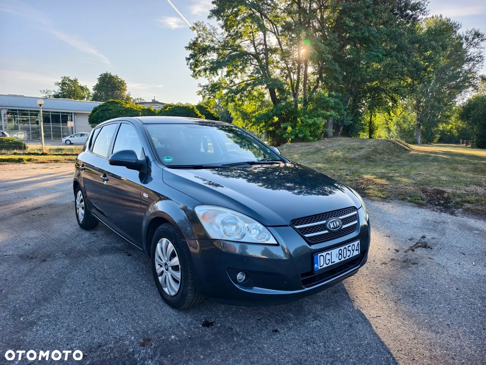 Kia Ceed - 1