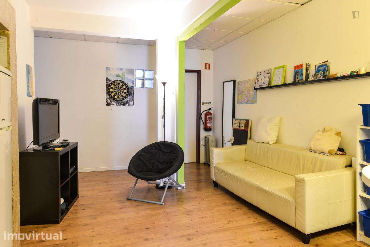 Quarto - localizado em Intendente Lisbon - Grande imagem: 5/17