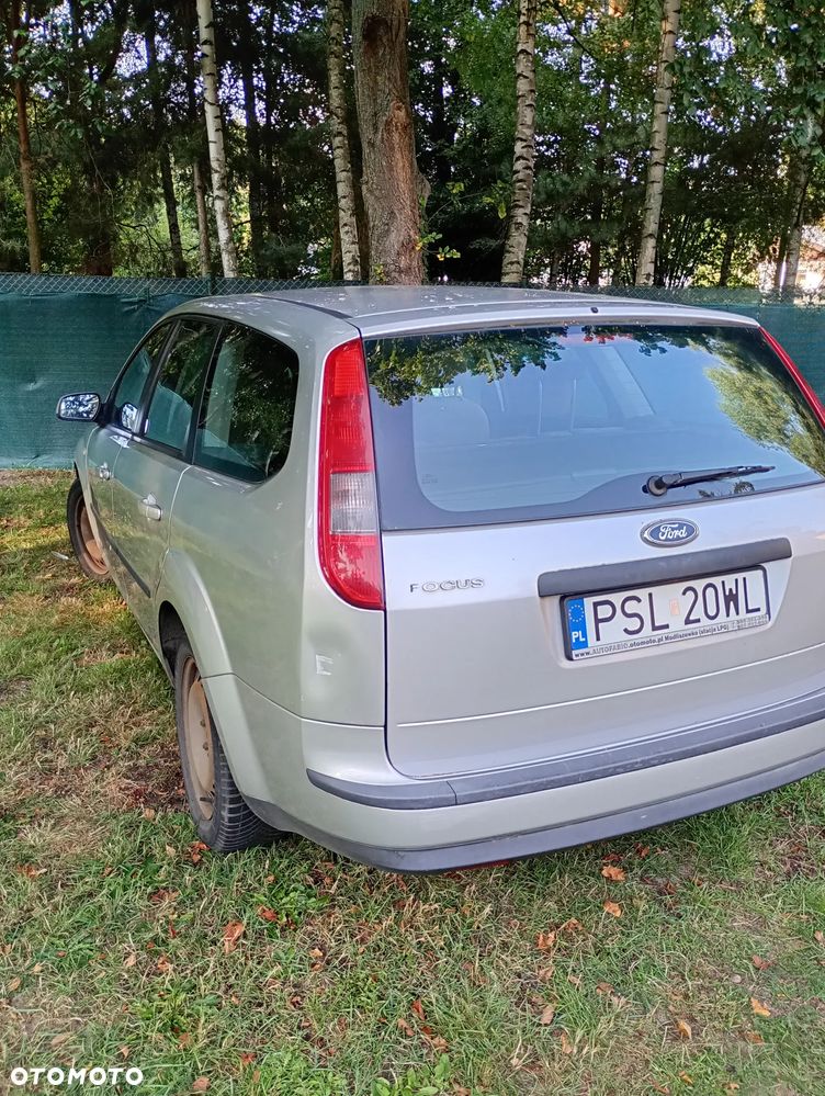 Ford Focus 1.6 TDCi Ambiente DPF - 13
