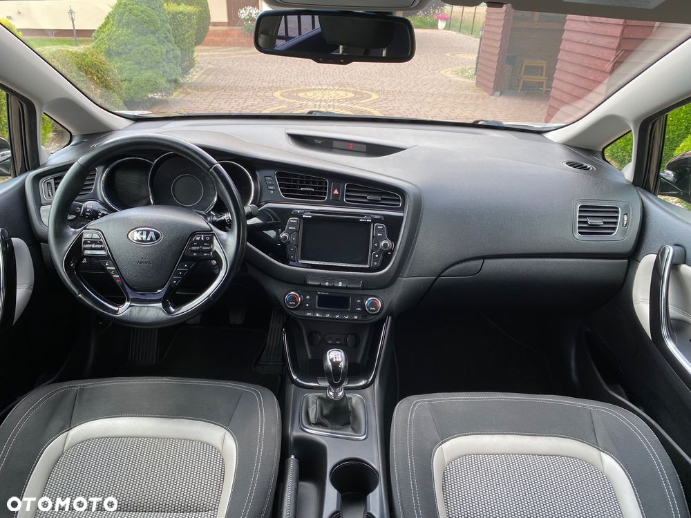 Kia Ceed - 13