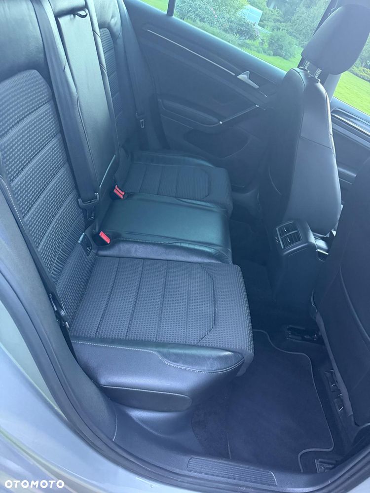 Volkswagen Golf 2.0 BlueTDI DSG Highline - 8
