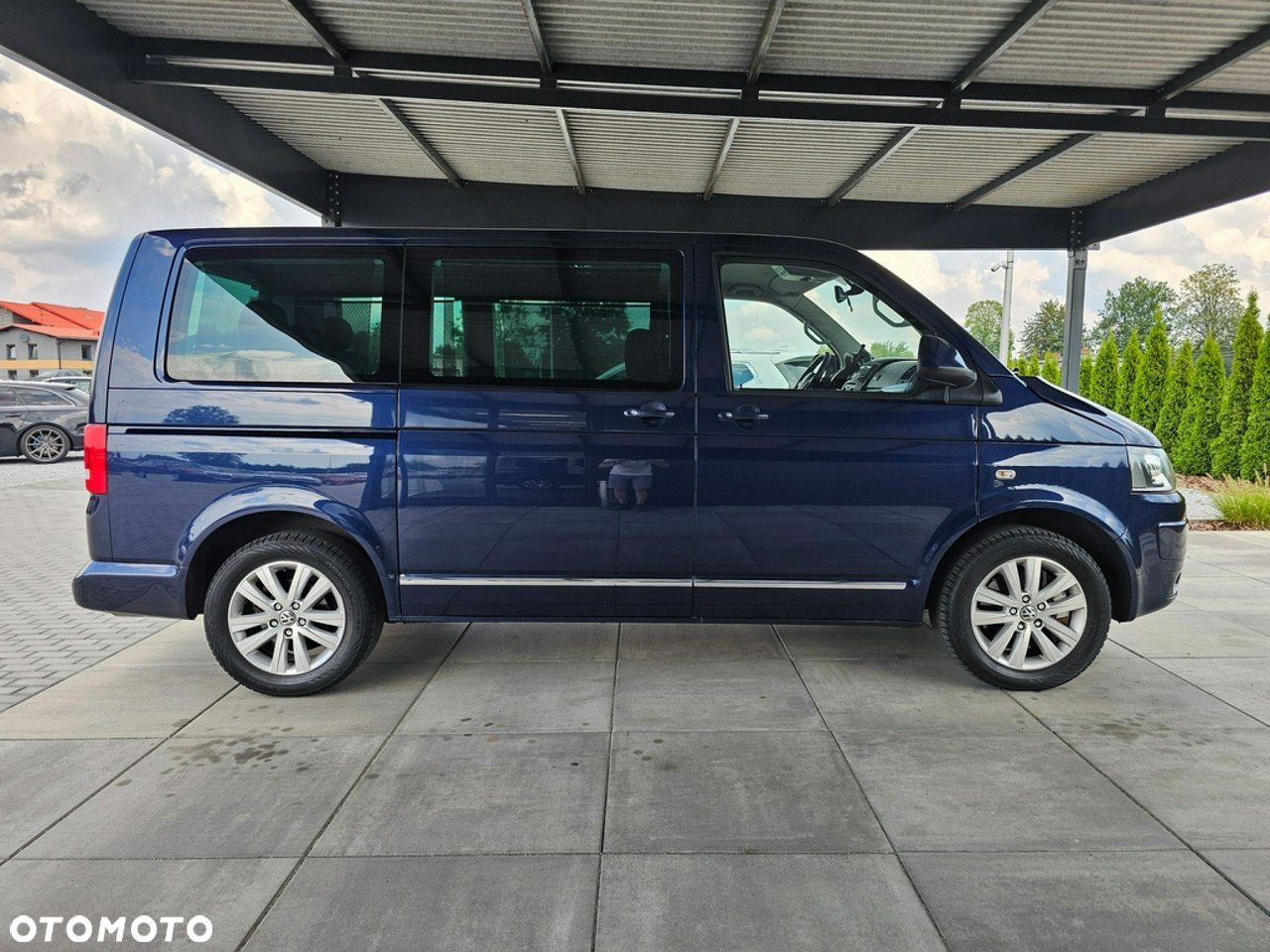 Volkswagen Multivan - 10
