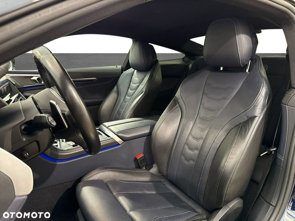 BMW Seria 8 - 11