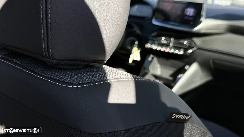 Peugeot 2008 1.2 Hybrid Allure e-DCS6 - 16