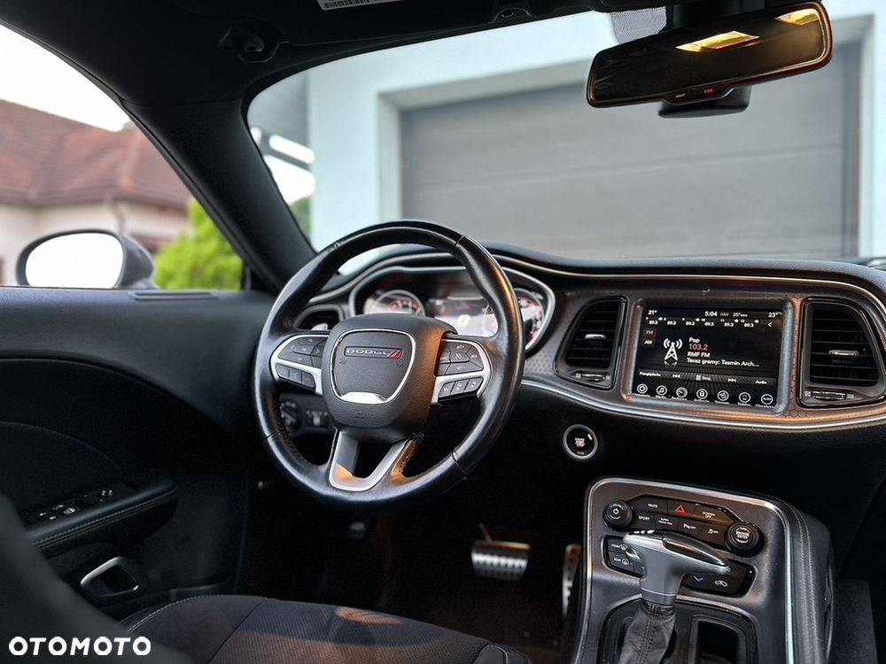 Dodge Challenger - 7