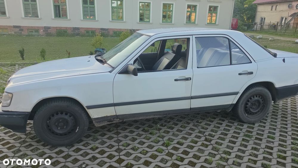Mercedes-Benz W124 (1984-1993) - 18