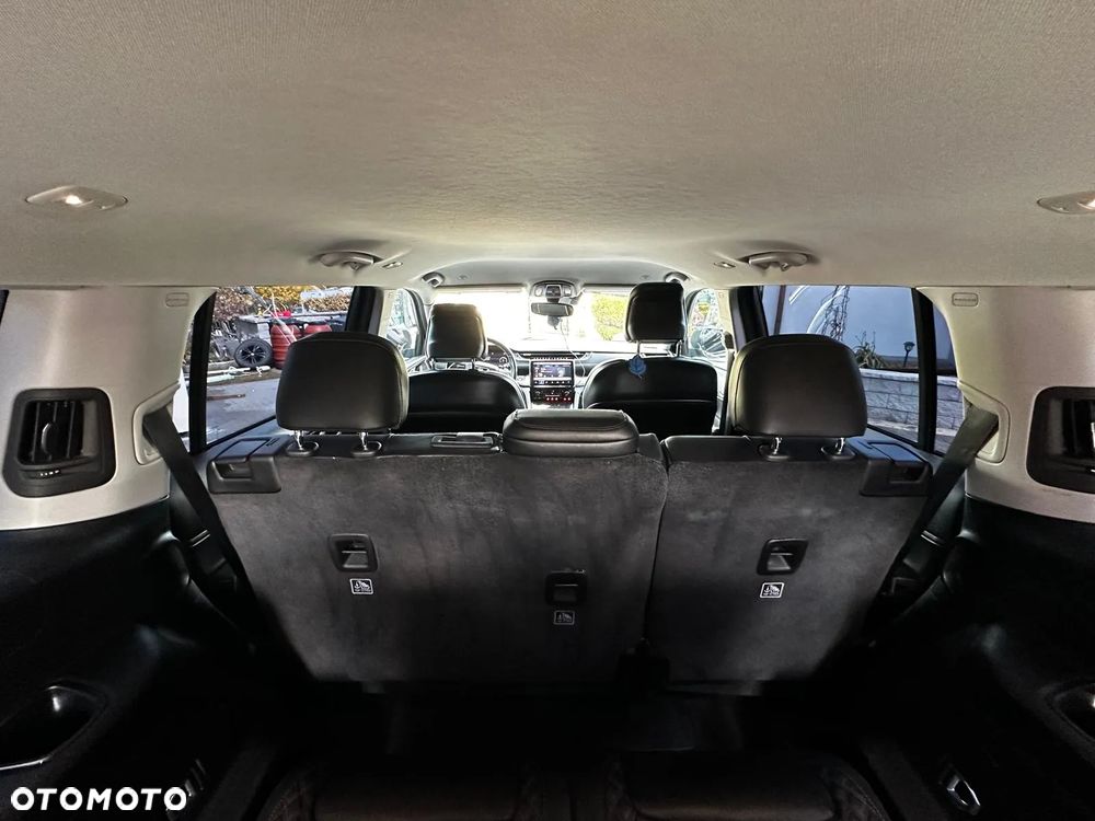 Jeep Grand Cherokee - 29