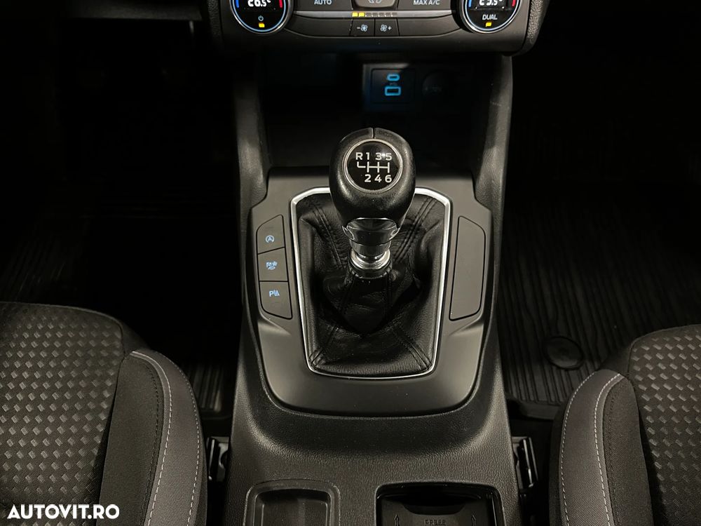 Ford Focus 1.5 EcoBlue Connected - 24