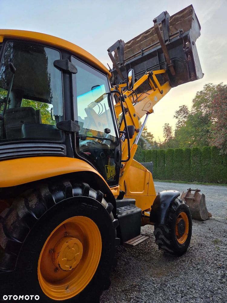 JCB 3CX - 7