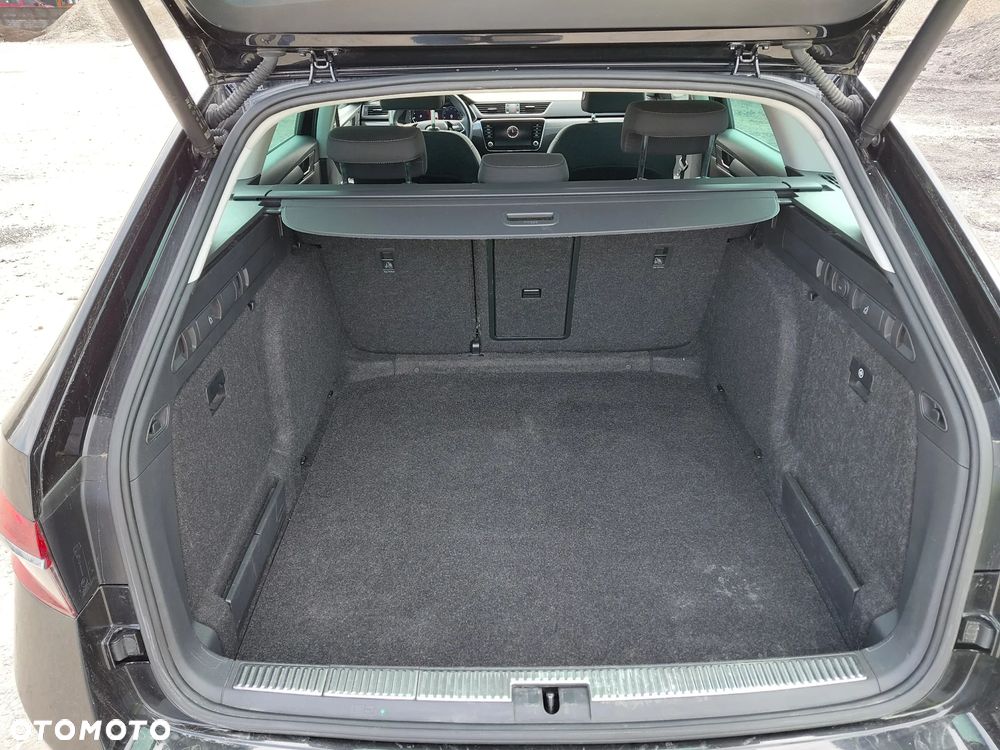 Skoda Superb 2.0 TDI SCR Style DSG - 11