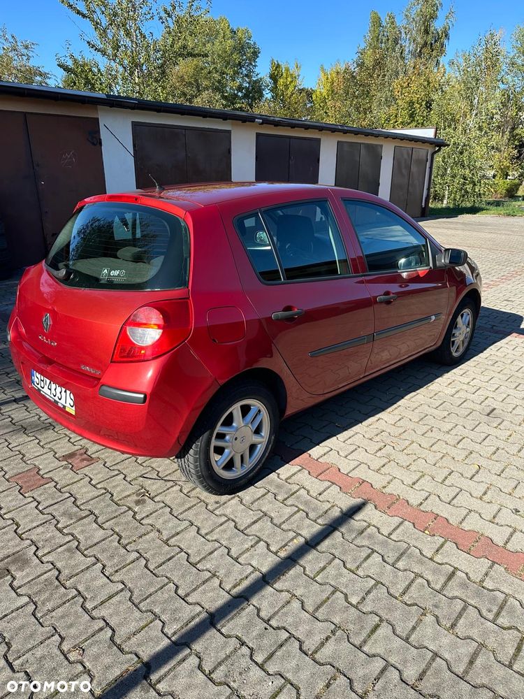 Renault Clio 2005 photo 3