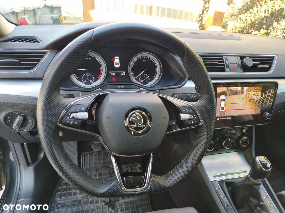 Skoda Superb ver-2-0-tdi-ambition - 19