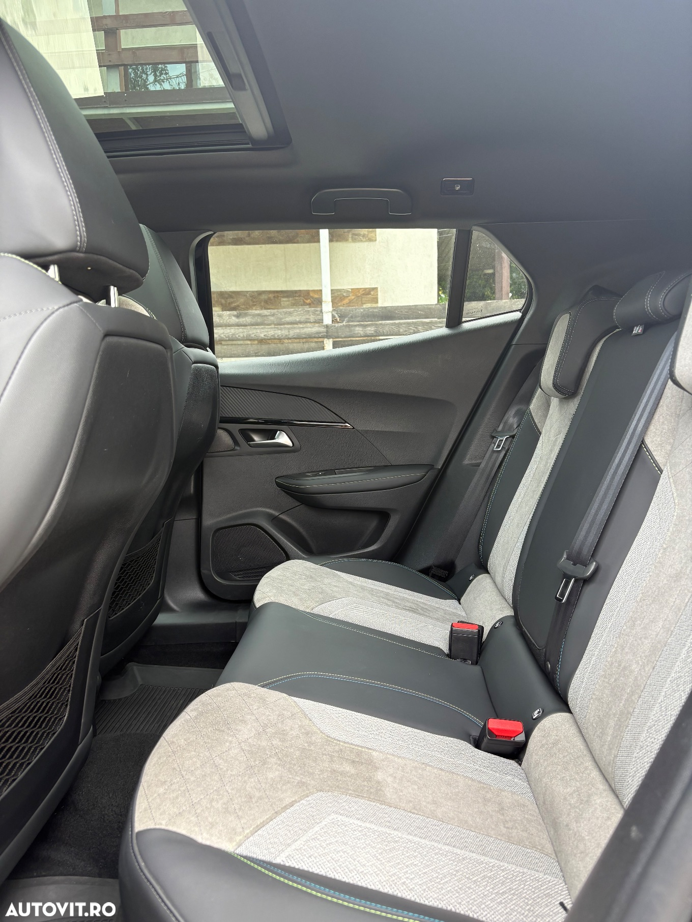 Peugeot 2008 e-2008 GT Pack - 8