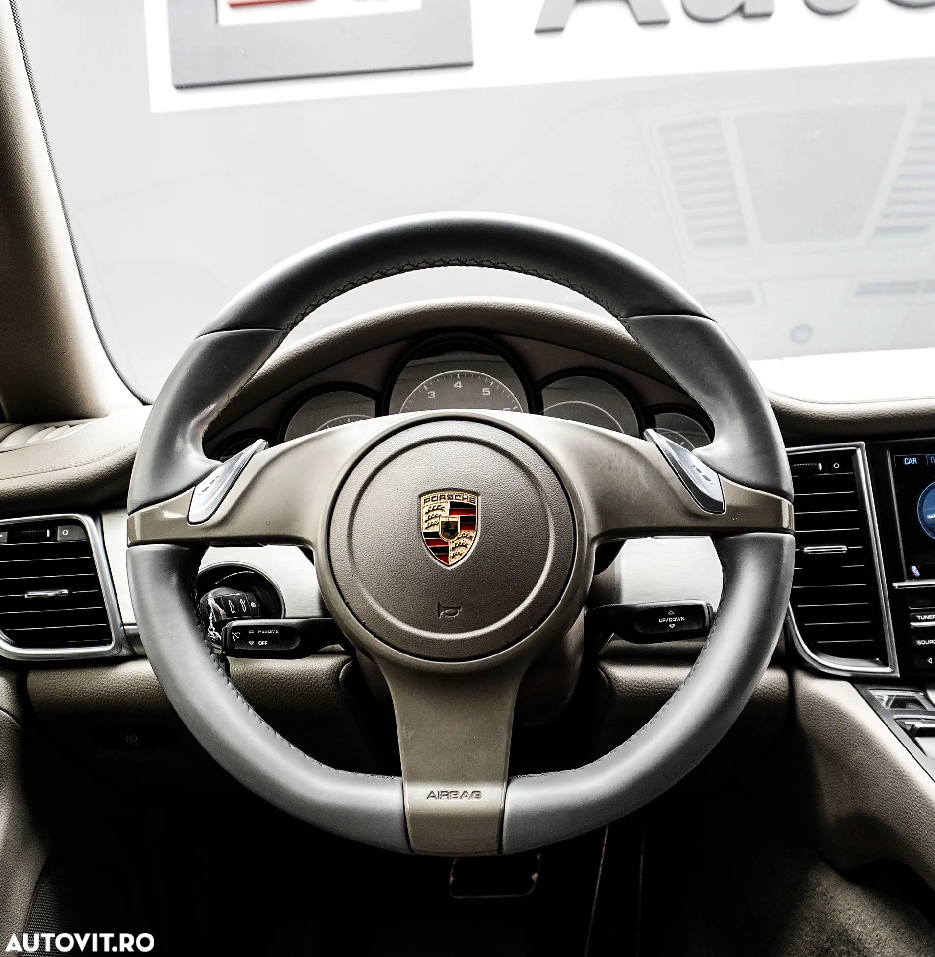 Porsche Panamera 4S PDK - 18