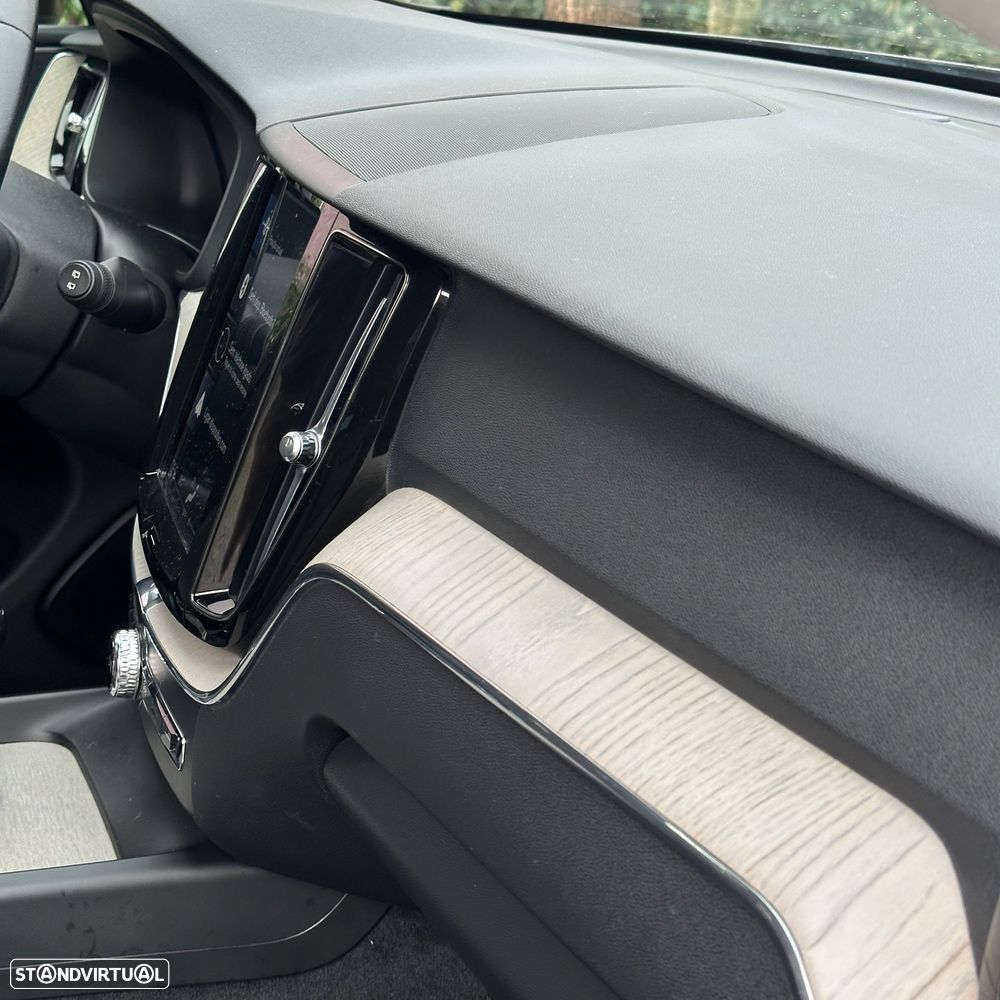 Volvo XC 60 2.0 D4 Inscription AWD Geartronic - 48