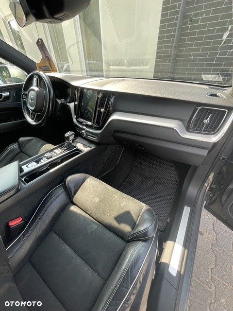 Volvo XC 60 D5 AWD R-Design - 15