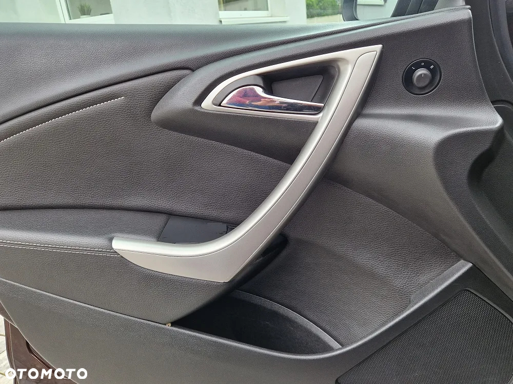 Opel Astra 1.4 Turbo 150 Jahre - 16