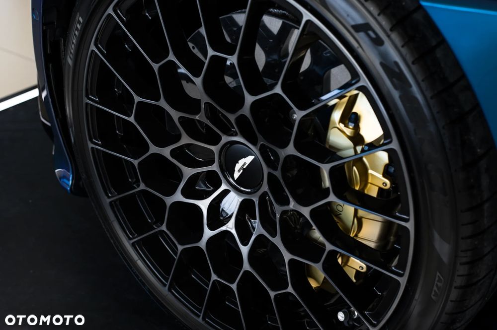 Aston Martin DBS - 16