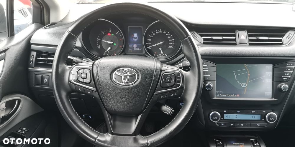 Toyota Avensis 2.0 D-4D Premium - 23