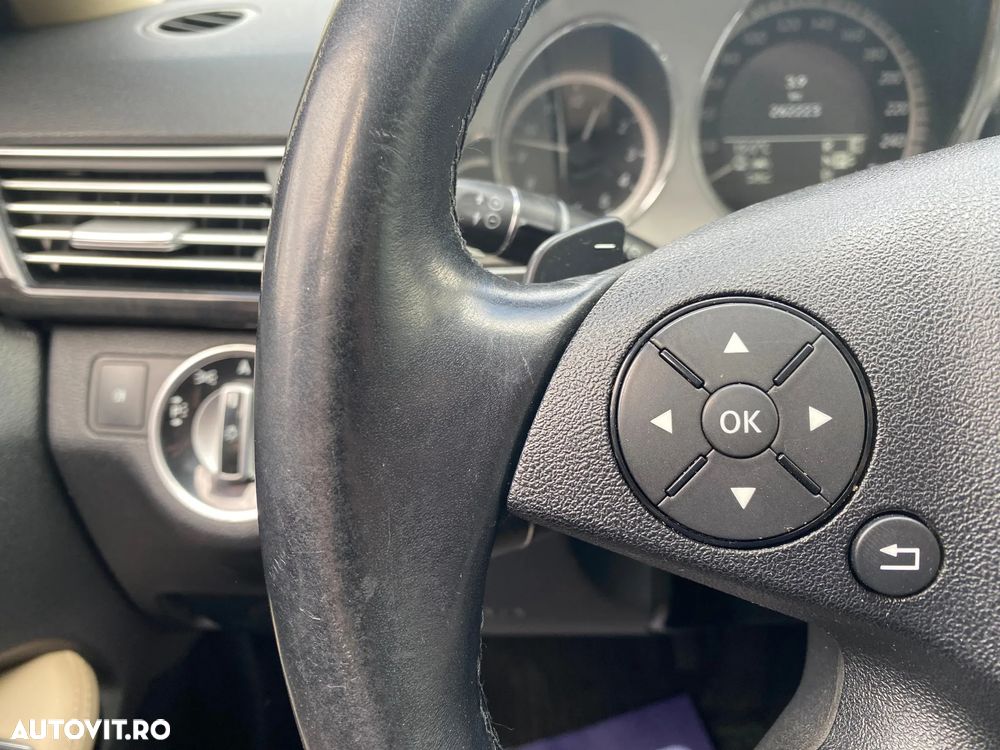 Mercedes-Benz E - 21