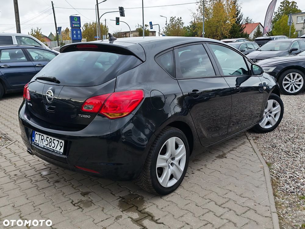 Opel Astra 2011