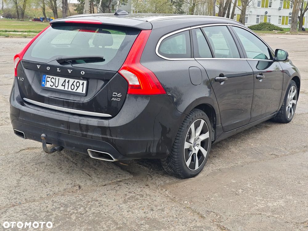 Volvo V60 D6 AWD Plug-in Hybrid R-Design Summum - 7