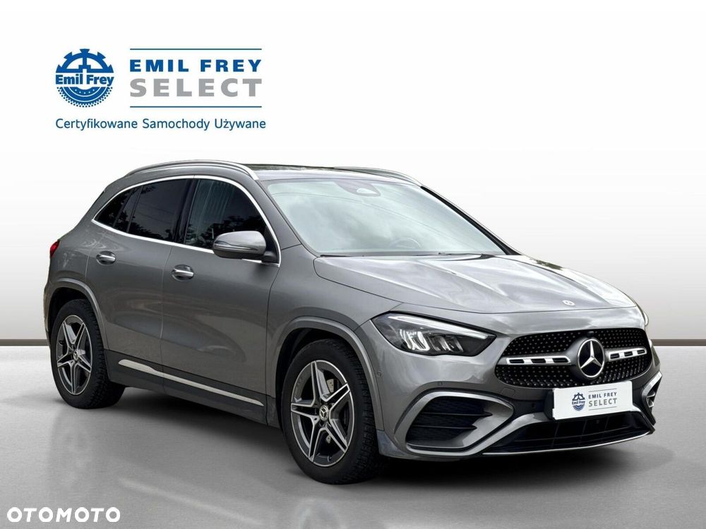 Mercedes-Benz GLA - 8