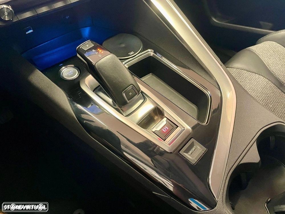 Peugeot 3008 1.2 PureTech Allure EAT6 - 24