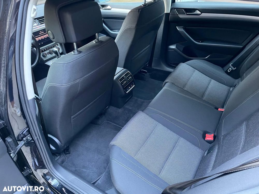 Volkswagen Passat 2.0 TDI DSG 4Motion Comfortline - 11