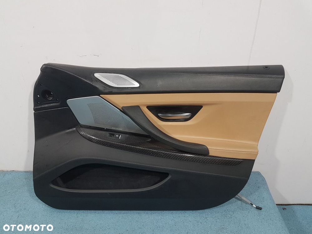 TAPICERKA DRZWI PRZÓD PRAWE 105083581C BMW M6 F06 - 1