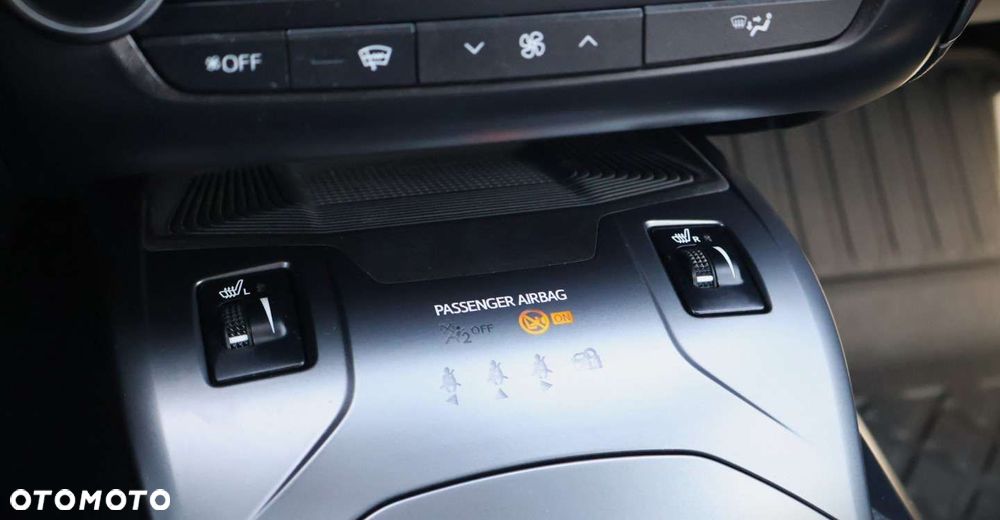 Toyota Avensis - 28