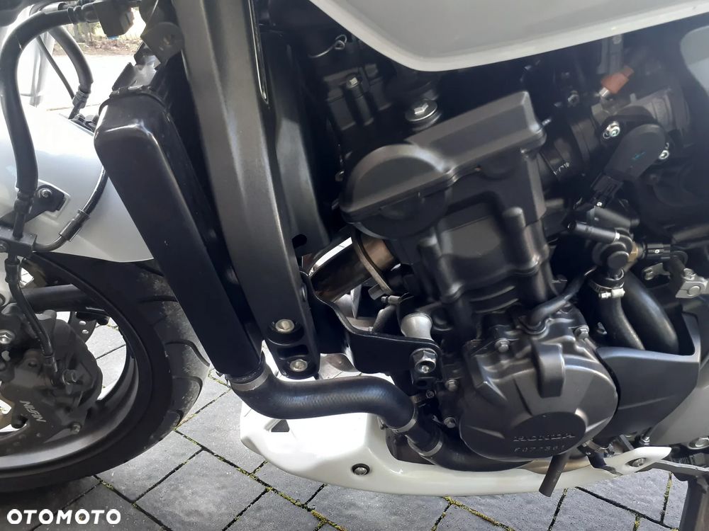 Honda Hornet - 4