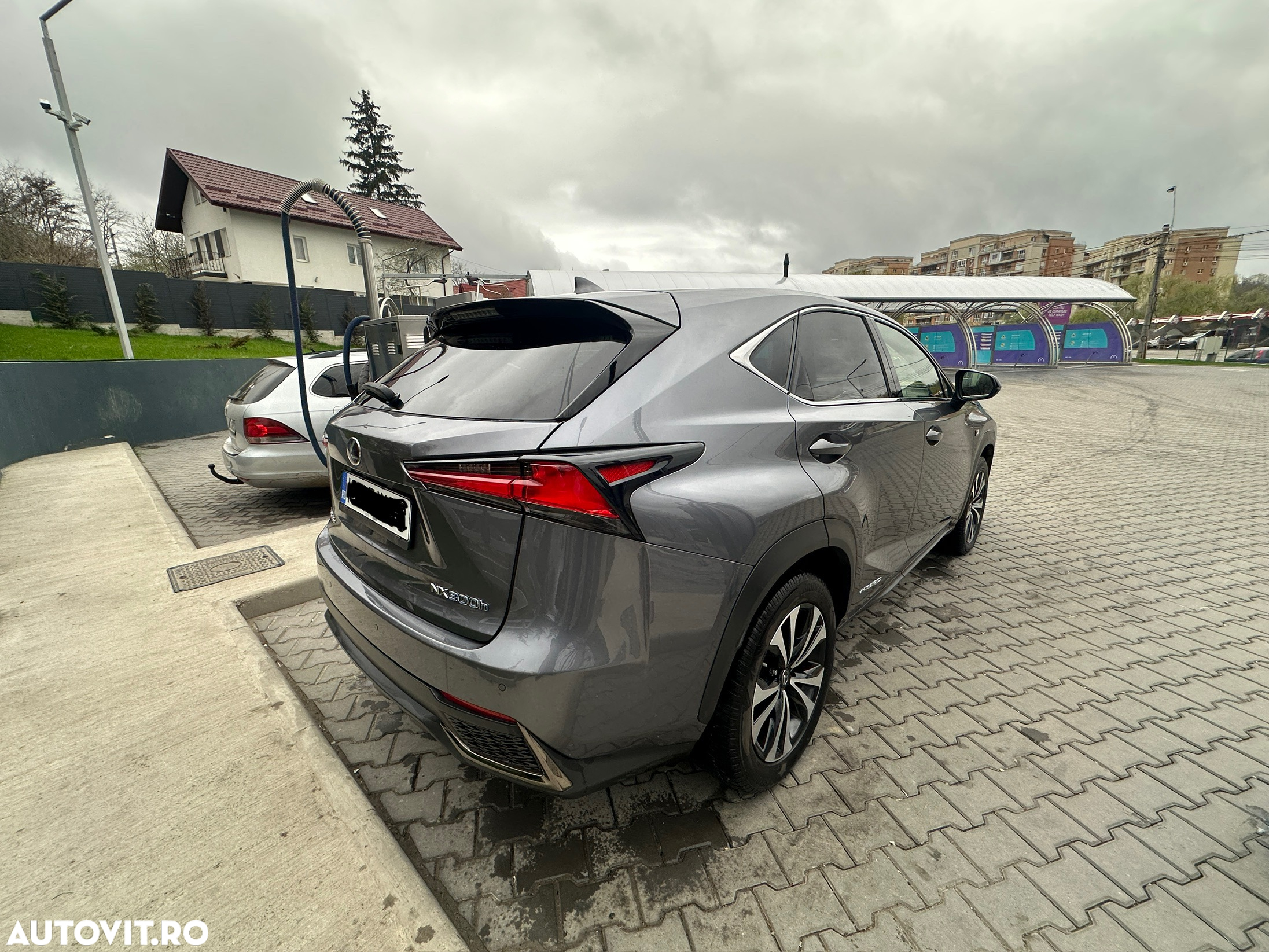 Lexus Seria NX 300h AWD F Sport - 3