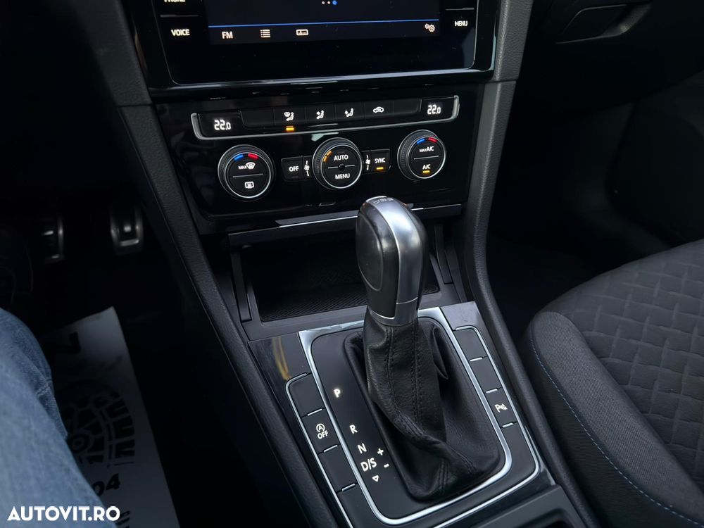 Volkswagen Golf 1.6 TDI SCR DSG Join - 29