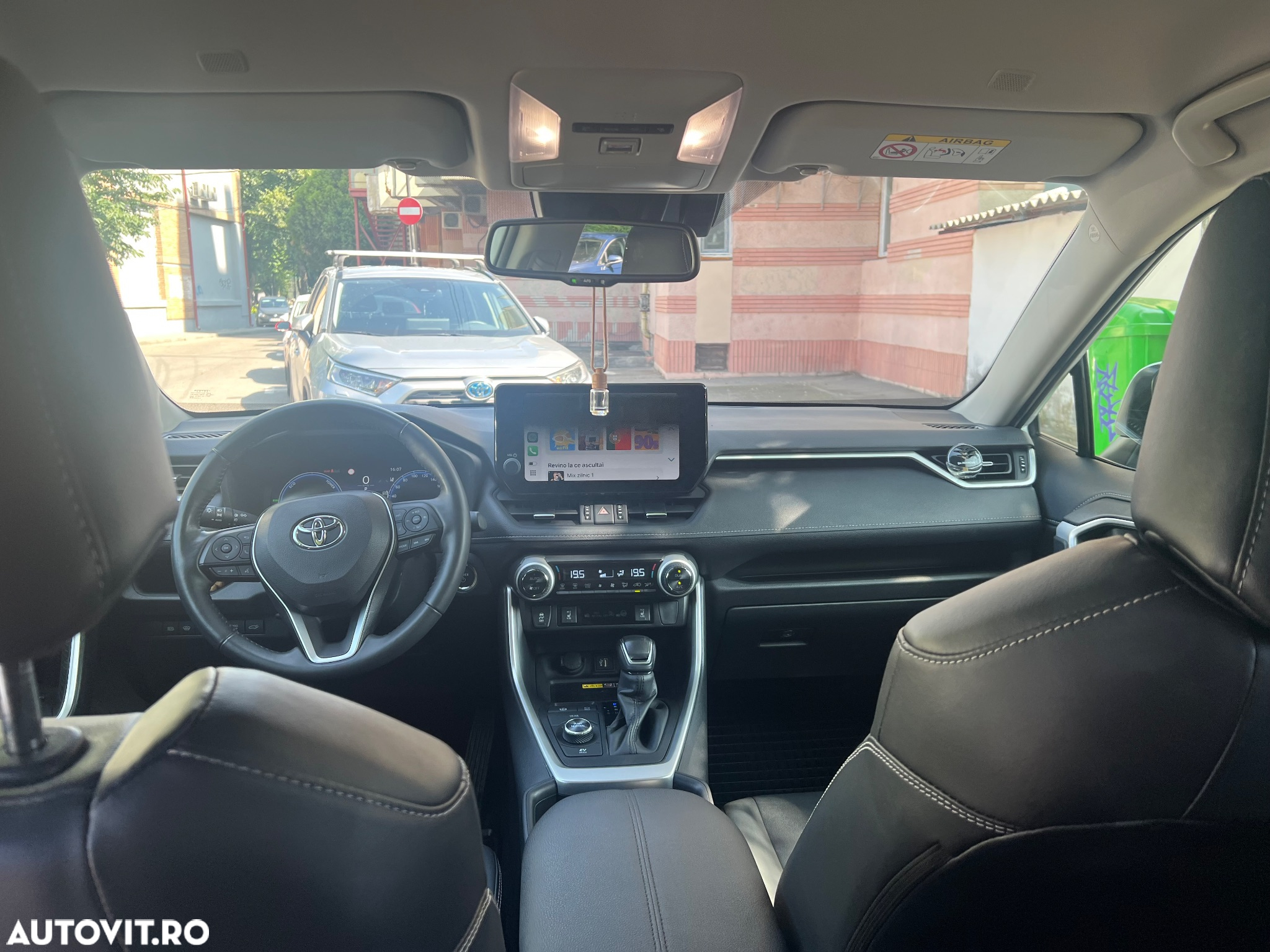 Toyota RAV4 2.5 Hybrid VVT-iE 4x4 Luxury - 8