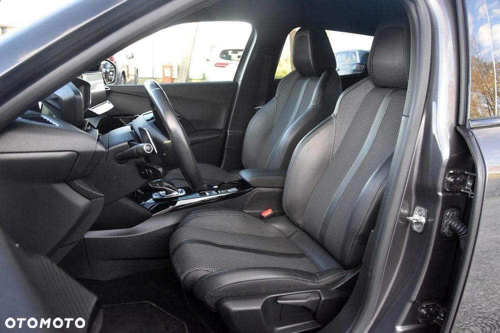 Peugeot 2008 PureTech 130 EAT8 GT - 17