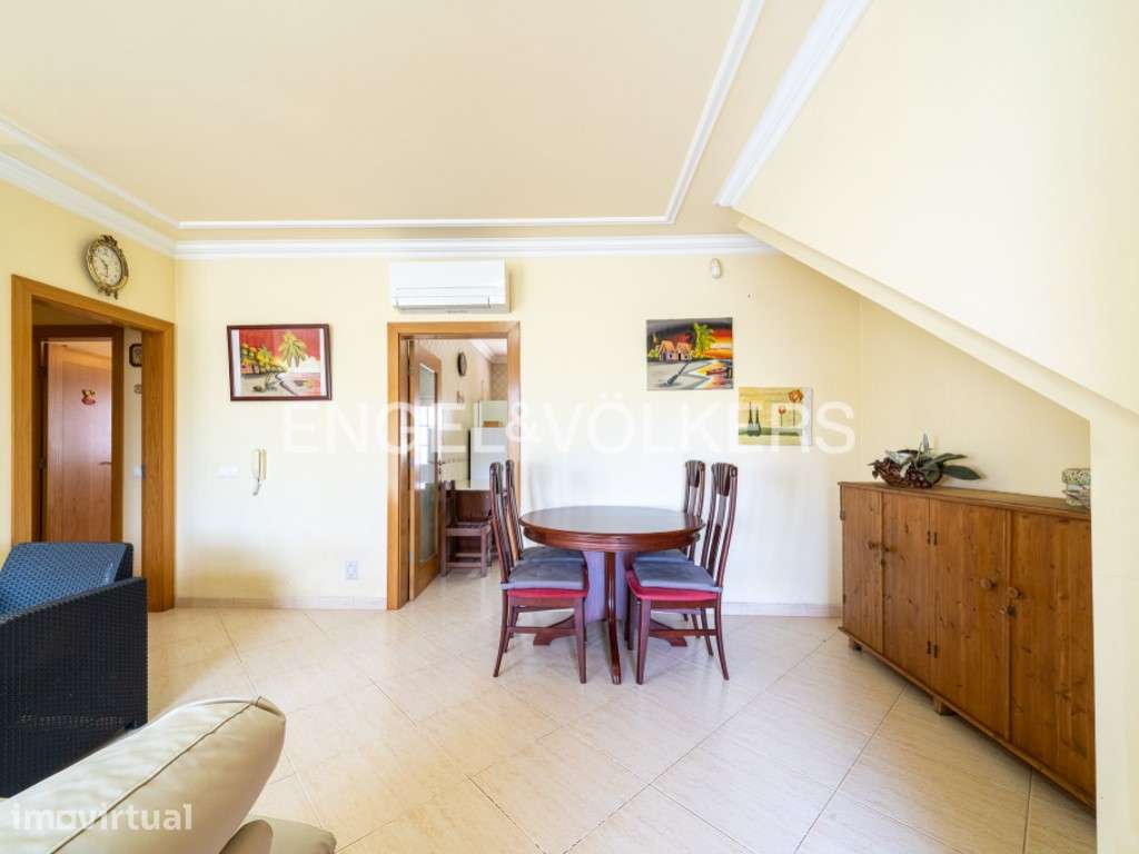 T3 Duplex no Primeiro Andar de Moradia com Garagem Box - Grande imagem: 3/30