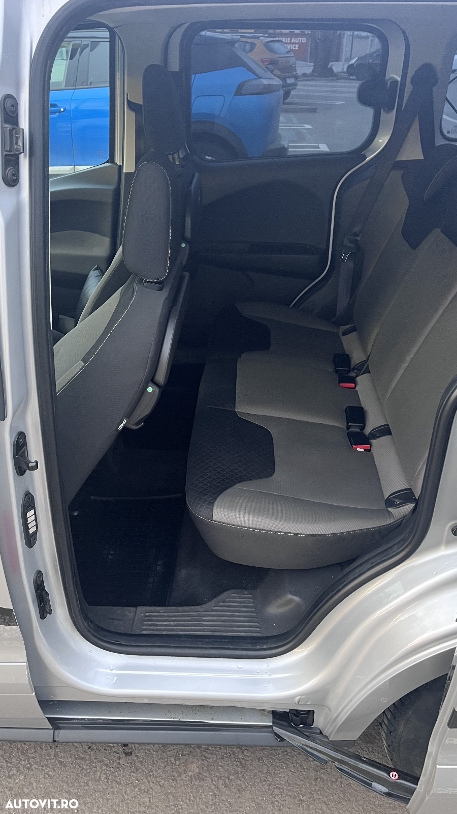 Ford Tourneo Courier 1.0 EcoBoost Trend - 6