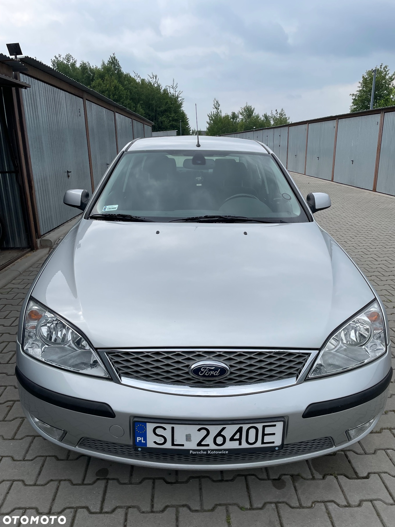 Ford Mondeo 1.8 Ghia - 2
