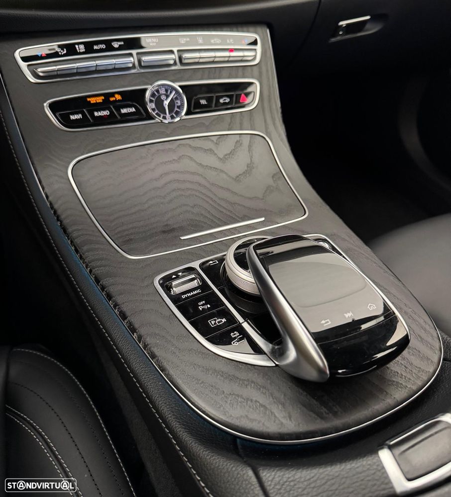 Mercedes-Benz E 300 de 4Matic 9G-TRONIC AMG Line - 25