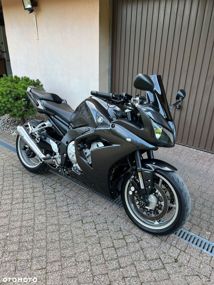Yamaha FZ - 17